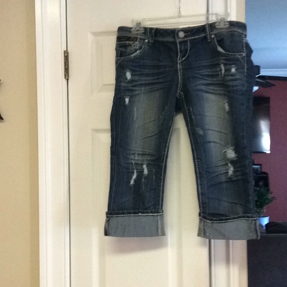 Almost Famous Pants - Capri jeans